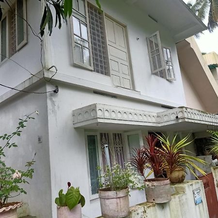 Jestine Homestay Kochi Екстериор снимка