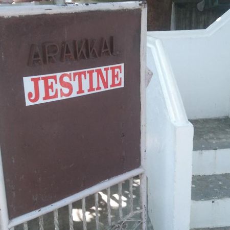 Jestine Homestay Kochi Екстериор снимка