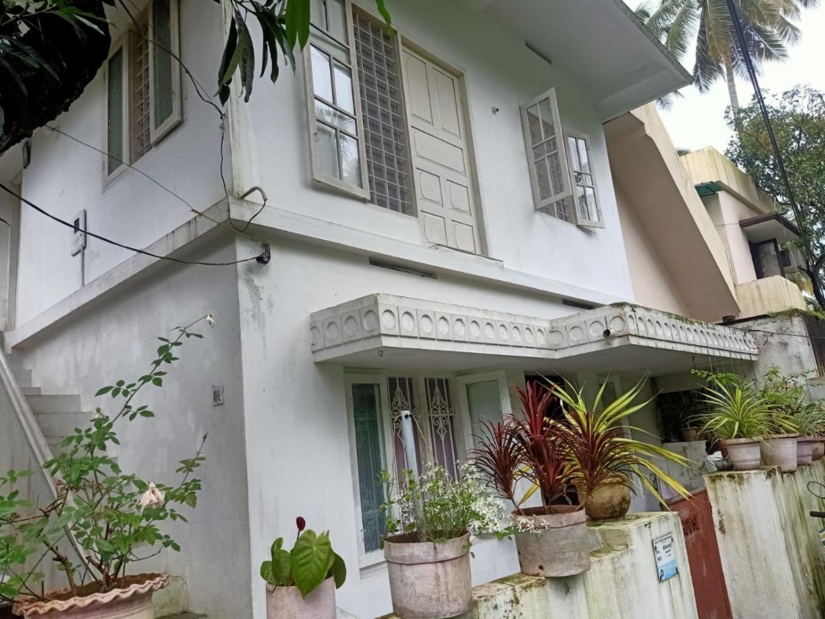 Jestine Homestay Kochi Екстериор снимка